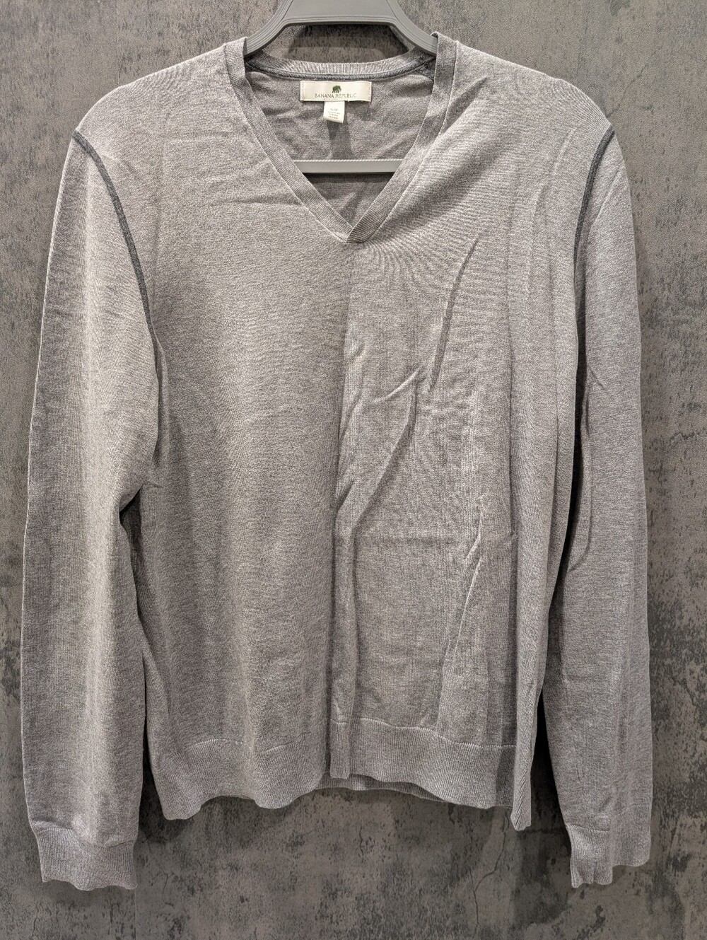 Ann Taylor Women's Light Gray V-Neck Sweater